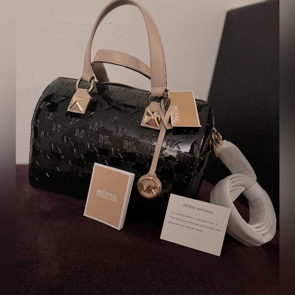 FINAL $$DROP!!BLACK PATENT MICHAEL KORS GRAYSON MEDIUM SACHEL AUTHENTIC - Picture 8 of 15